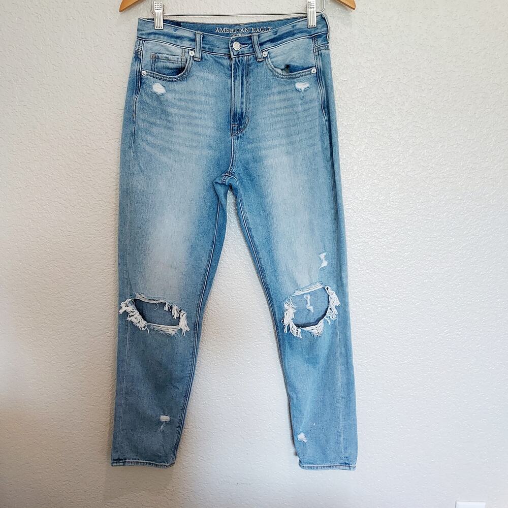 American Eagle Mom Distressed 'Busted Knees' Light Wash Jeans Size 4